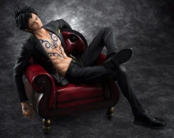 MegaHouse Portrait.Of.Pirates One Piece S.O.C Trafalgar Law 1/8 PVC Figure -KURAMA TOYS Sales Store 001 97835.1472791373