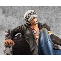 MegaHouse Portrait.Of.Pirates One Piece Trafalgar Law Ver.VS 1/8 PVC Figure (Completed) -KURAMA TOYS Sales Store 006 07709.1500541279