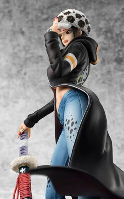 MegaHouse Portrait.Of.Pirates One Piece "I.R.O" Trafalgar Law 1/8 PVC Figure -KURAMA TOYS Sales Store 008 63217.1456825234