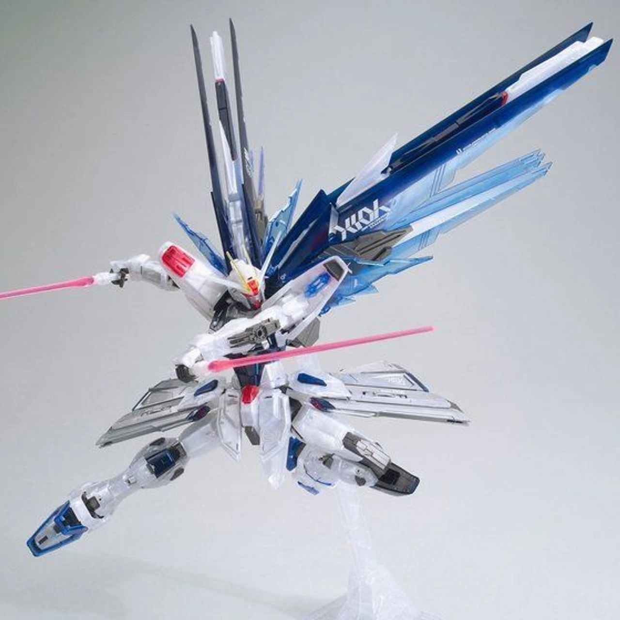 Bandai MG 1/100 The Gundam Base Limited Freedom Gundam Ver.2.0 Plastic Model ( JUL 2020 ) 5 Bandai MG 1/100 The Gundam Base Limited Freedom Gundam Ver.2.0 Plastic Model ( JUL 2020 ) - Image 5