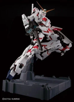 Bandai PG 1/60 RX-0 Unicorn Gundam UC Plastic Model -KURAMA TOYS Sales Store 71UDlalS6wL. SL1500 00671.1478766735