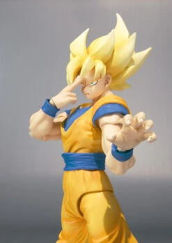 S.H.Figuarts Super Saiyan Son Goku Dragonball Z Action Figure By BANDAI